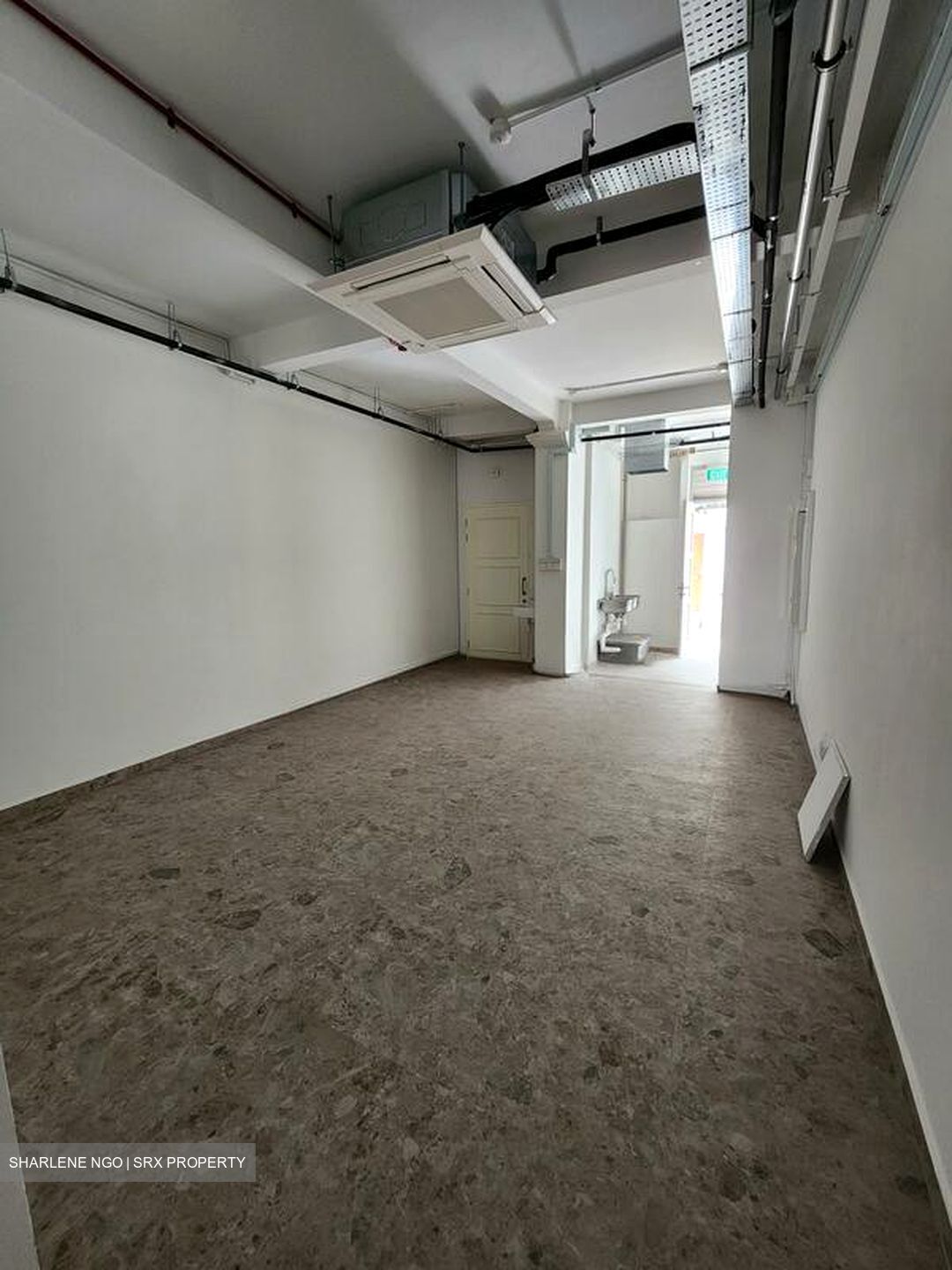 Rowell Road (D8), Retail #592350671